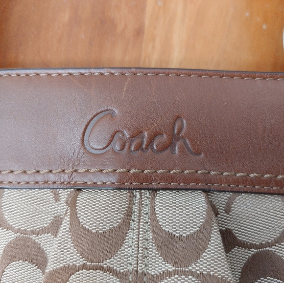 Lightly used coach bag - Picture 10 of 11